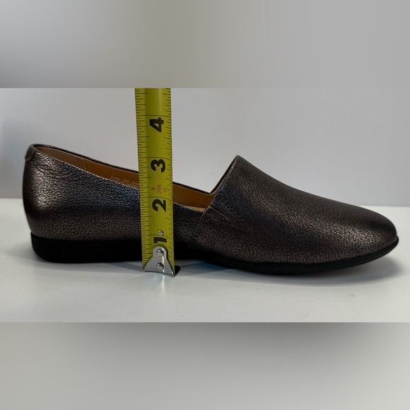 NWT Dansko Larisa women’s slip on Metallic pewter Flats size 6 - Picture 8 of 14
